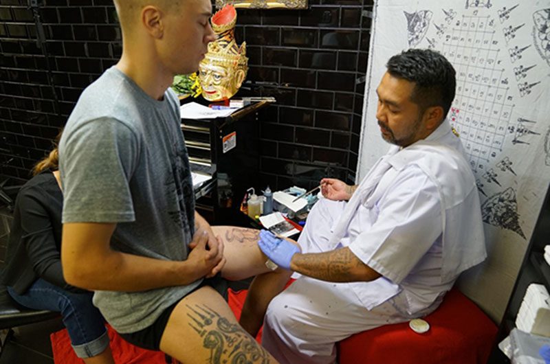 Ajarn Ohr doing the Thai Tattoo